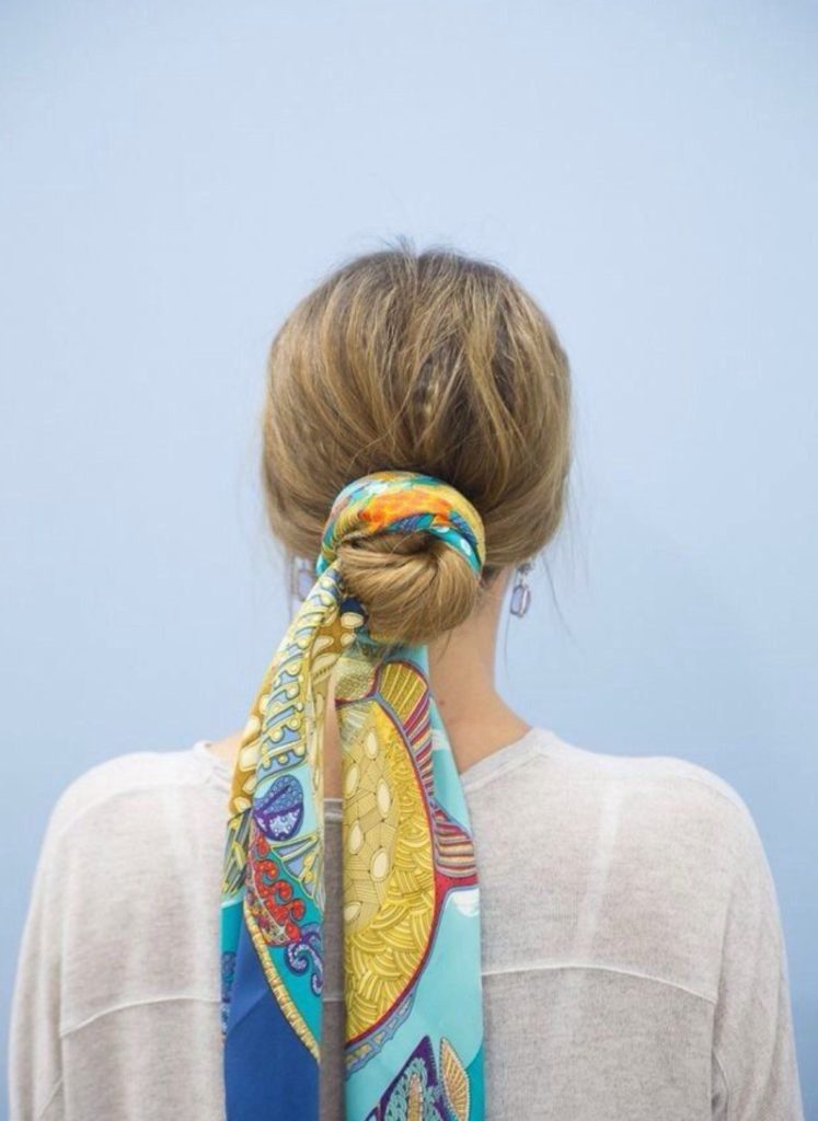 foulard con chignon